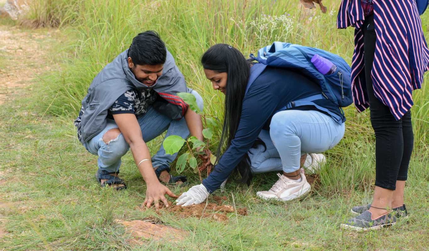 Bharavase volunteers and founders